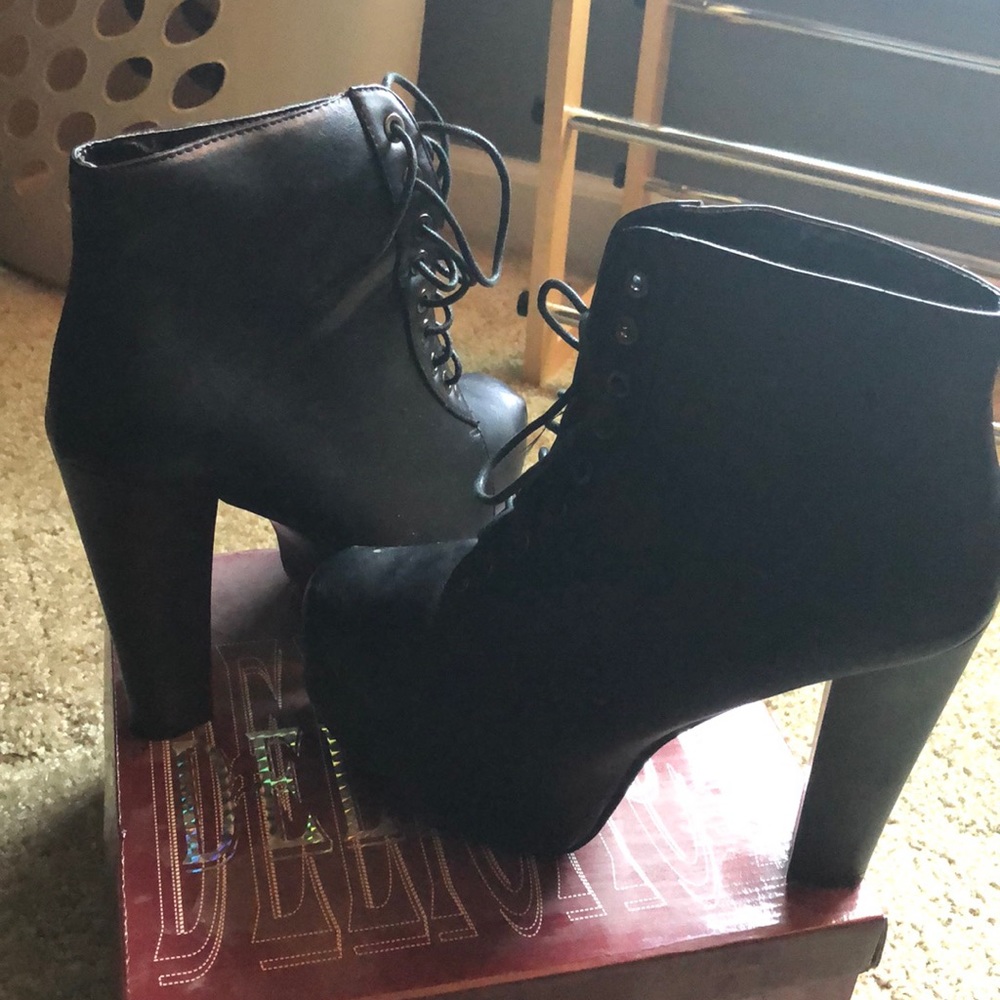 Ladies platform bootie